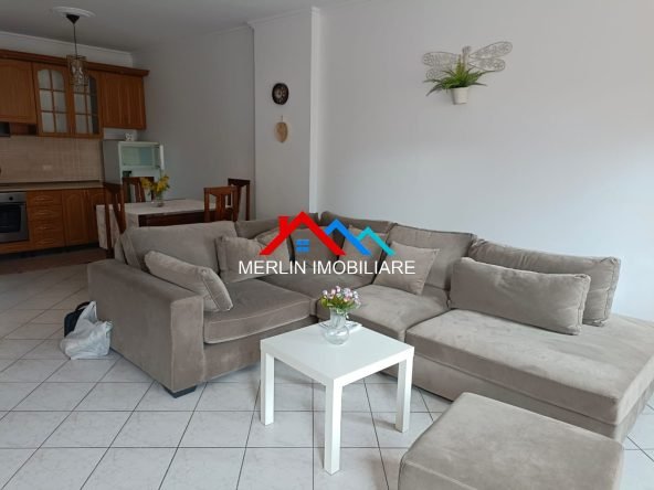 Tirane, jepet me qera apartament 1+1+Ballkon Kati 7, 70 m² 520 € (RRUGA DRITAN HOXHA,LAPRAKE)
