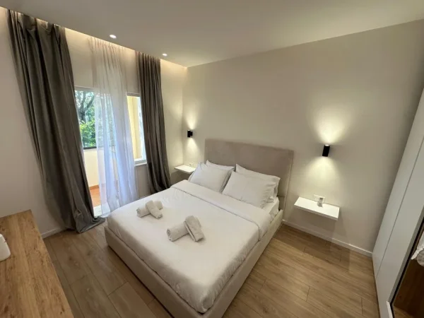 Tirane, jap me qera apartament 2+1+Ballkon Kati 2, 70 m² 700 € 