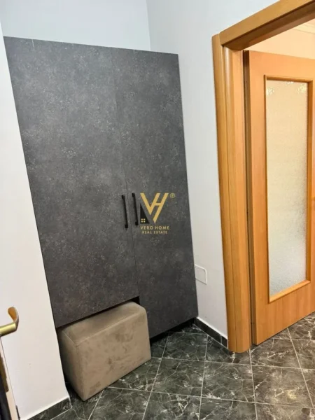 Tirane, jepet me qera apartament 2+1+Ballkon Kati 6, 110 m² 800 € (RRUGA E ELBASANIT)