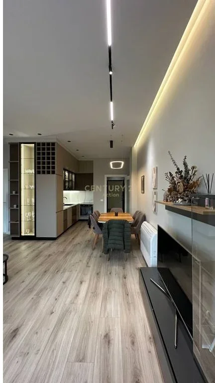 Tirane, jepet me qera apartament 2+1 Kati 4, 120 m² 900 € (pazari i ri)