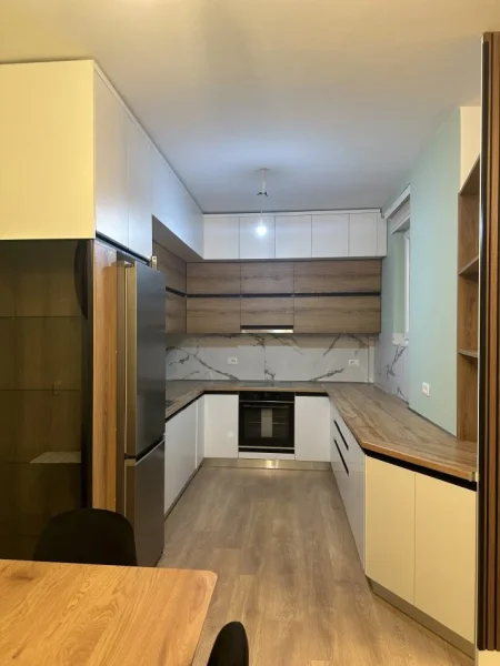 Tirane, jepet me qera apartament duplex 3+1+Aneks+Ballkon Kati 5, 150 m² (Rr Sina)