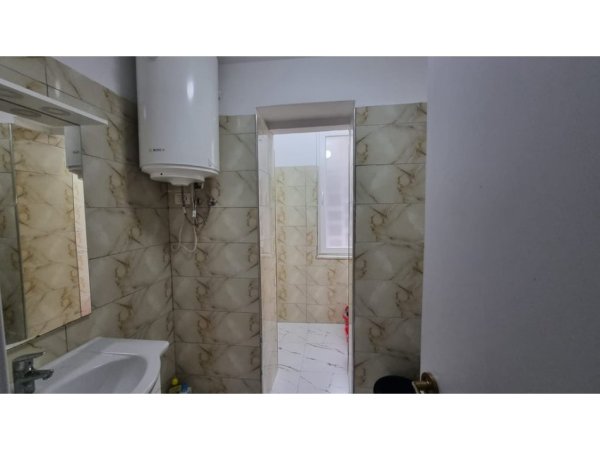 Tirane, jepet me qera apartament 1+1 Kati 1, 57 m² 520 € (VASIL SHANTO)