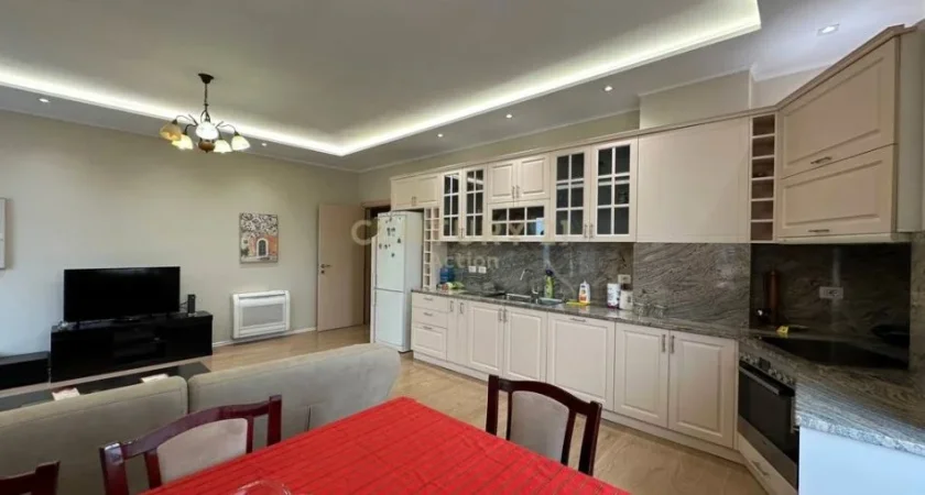 Tirane, jepet me qera apartament 2+1 Kati 8, 116 m² 850 € (pazari i ri)