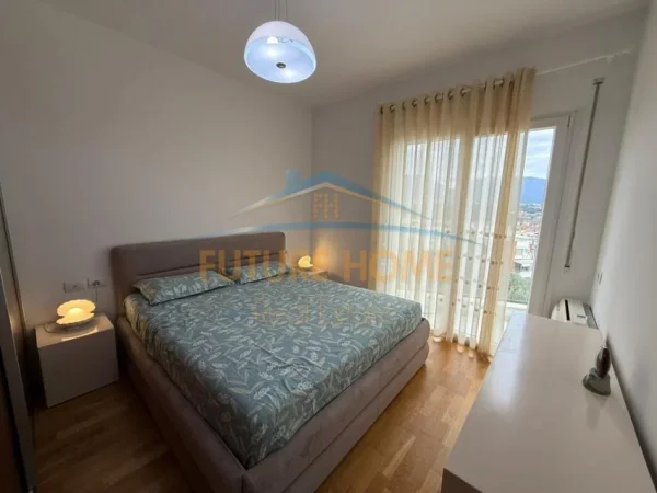 Tirane, jepet me qera apartament Kati 3, 97 m² 1.000 € (kopshti botanik)