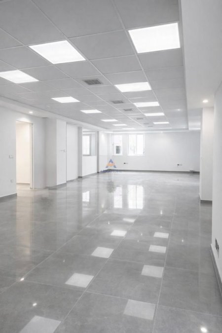 Tirane, jepet me qera ambjent biznesi Kati 2, 450 m² 6.000 € 