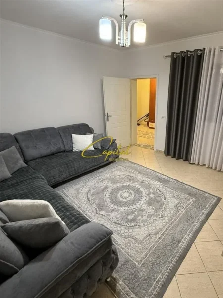 Tirane, jepet me qera apartament 1+1 Kati 2, 75 m² 400 € (5 MAJI)