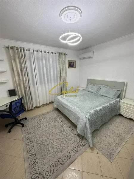 Tirane, jepet me qera apartament 1+1 Kati 2, 75 m² 400 € (5 MAJI)