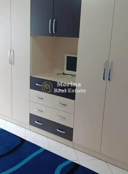 Tirane, shitet Vile 3 Katshe , 279 m² 130.000 € (Kombinat)