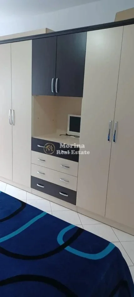 Tirane, shitet Vile 3 Katshe , 279 m² 130.000 € (Kombinat)