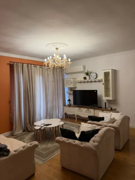 Tirane, jepet me qera apartament 2+1+Ballkon Kati 6, 110 m², 750 € (KODRA E DIELLIT)