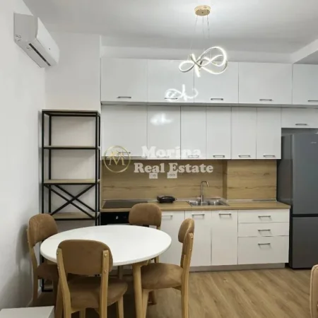 Tirane, jepet me qera apartament 1+1 Kati 3, 65 m² 430 € (Ali Demi)