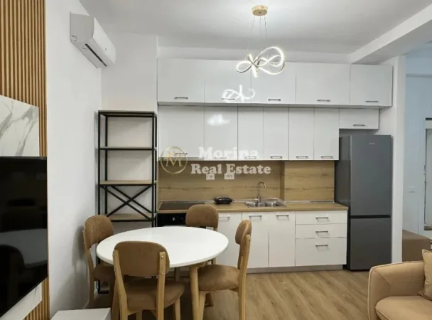 Tirane, jepet me qera apartament 1+1 Kati 3, 65 m² 430 € (Ali Demi)