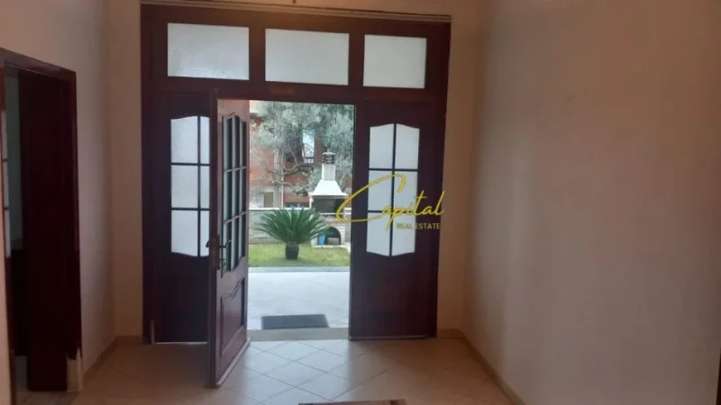 Tirane, jepet me qera apartament 2+1 Kati 1, 120 m² 350 € (SPITALI AMERIKAN 3)