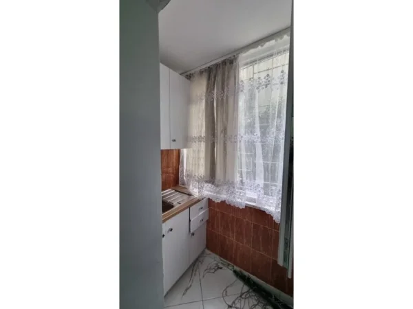 Tirane, jepet me qera apartament 1+1 Kati 1, 57 m² 520 € 