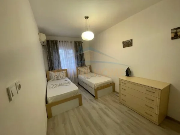 Tirane, jepet me qera apartament Kati 6, 100 m² 900 € (bllok)