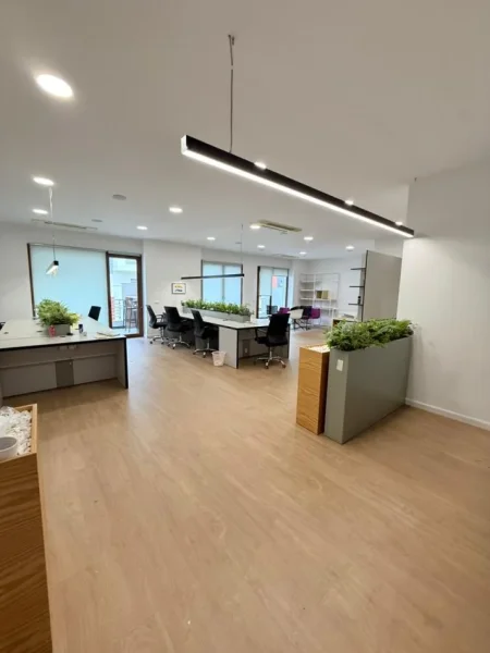 Tirane, jepet me qera zyre Kati 4, 180 m² 