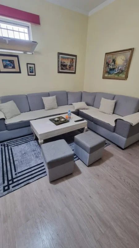 Tirane, jepet me qera apartament 2+1 Kati 2, 100 m² 500 € (21 Dhjetori)