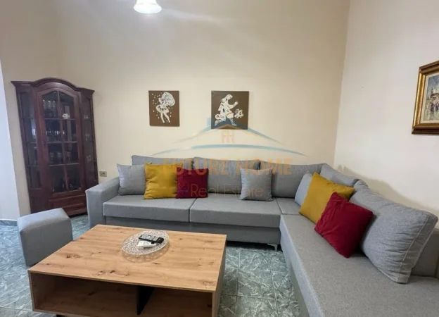 Tirane, jepet me qera apartament 2+1 Kati 3, 60 m² 500 € (selvia)