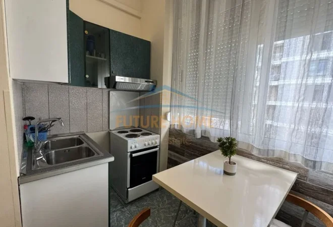 Tirane, jepet me qera apartament 2+1 Kati 3, 60 m² 500 € (selvia)
