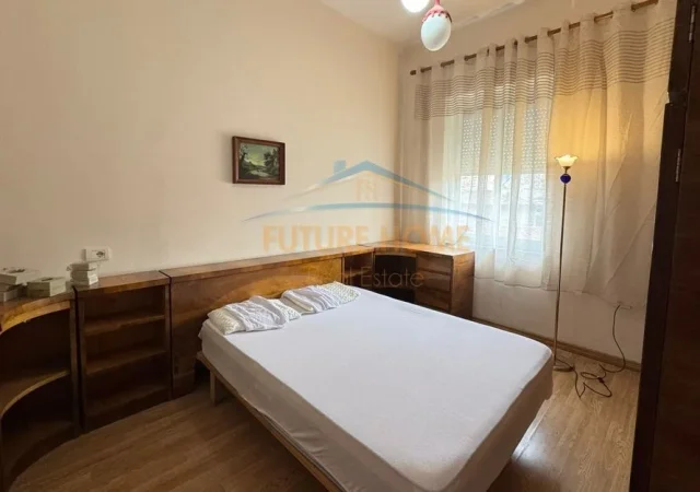 Tirane, jepet me qera apartament 2+1 Kati 3, 60 m² 500 € (selvia)