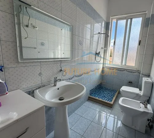 Tirane, jepet me qera apartament 2+1 Kati 3, 60 m² 500 € (selvia)
