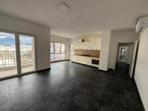 Tirane, jepet me qera 2+1 Kati 4, 850 € (zogu zi)