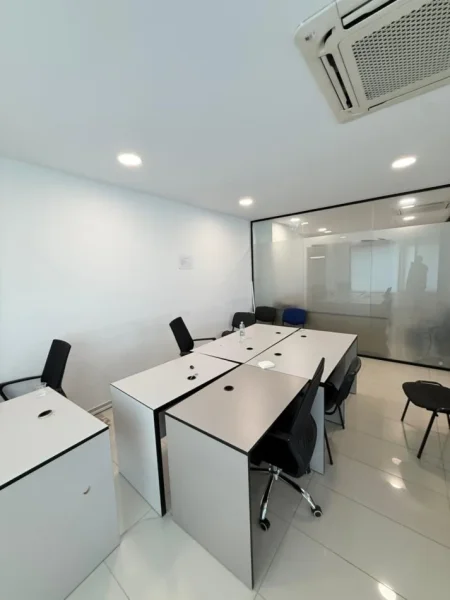 Tirane, jepet me qera zyre , 187 m² 