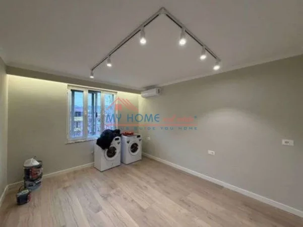 Tirane, shitet apartament 1+1+Ballkon Kati 5, 45 m² 125.000 € 