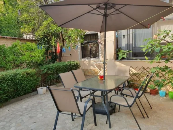 Tirane, jepet me qera shtepi Kati 0, 170 m² 800 € (Qemal Stafa)