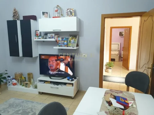 Tirane, jepet me qera shtepi Kati 0, 170 m² 800 € (Qemal Stafa)