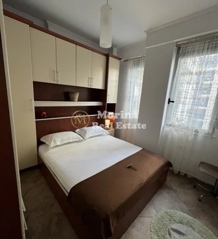 Tirane, jepet me qera apartament 2+1 Kati 3, 70 m² 700 € (Selvia)