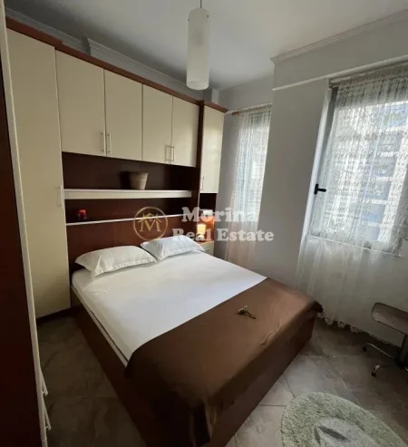 Tirane, jepet me qera apartament 2+1 Kati 3, 70 m² 700 € (Selvia)