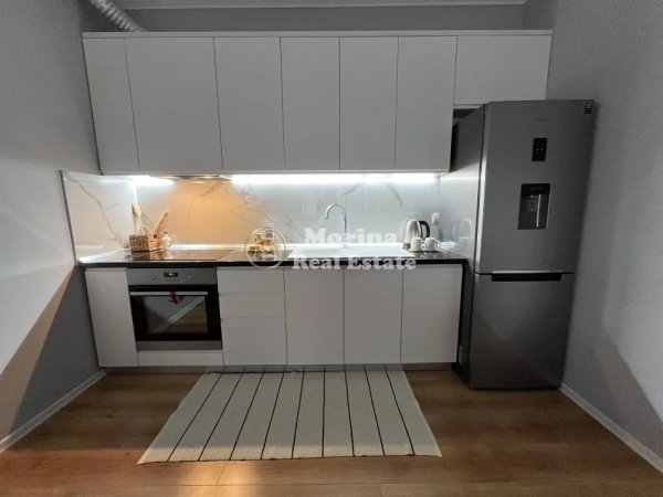 Tirane, jepet me qera apartament 2+1 Kati 3, 70 m² 700 € (Selvia)