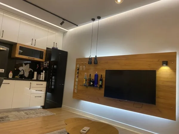 Shqiperi, jepet me qera apartament Kati 3, 70 m² 500 € (Rruga Eduart Mano pranë kopshtit Zoologjikë)