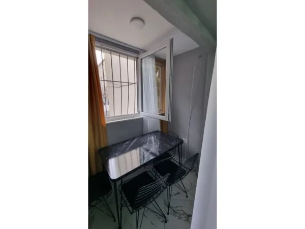 Tirane, jepet me qera apartament 1+1 Kati 1, 57 m² 520 € 