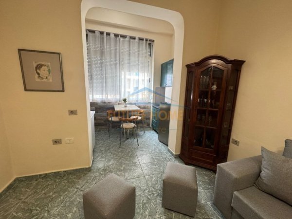 Tirane, jepet me qera apartament 2+1 Kati 3, 95 m² 500 € (Selvia, Tiranë)