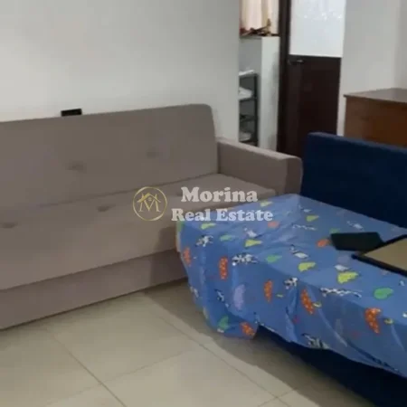 Tirane, jepet me qera shtepi 1+1 Kati 1, 50 m² 300 € (Rruga 5 Maji)