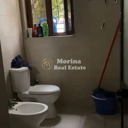 Tirane, jepet me qera shtepi 1+1 Kati 1, 50 m² 300 € (Rruga 5 Maji)
