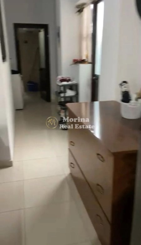 Tirane, jepet me qera shtepi 1+1 Kati 1, 50 m² 300 € (Rruga 5 Maji)