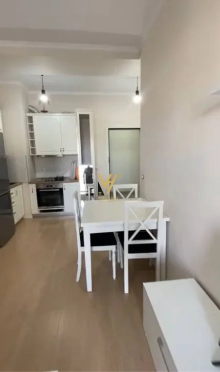 Tirane, jepet me qera apartament 1+1+Ballkon Kati 6, 60 m² 550 € (21 DHJETORI)