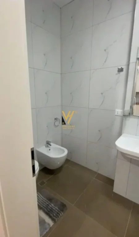 Tirane, jepet me qera apartament 1+1+Ballkon Kati 6, 60 m² 550 € (21 DHJETORI)