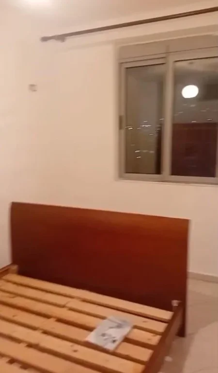 Tirane, jepet me qera apartament 2+1+Ballkon Kati 3, 85 m² 420 € 