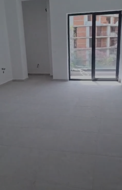 Tirane, jepet me qera zyre Kati 4, 95 m² 60.000 € (LIQENI I THATE)