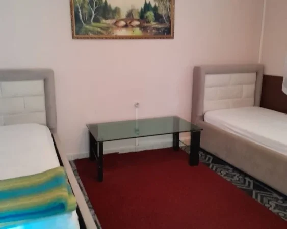 Tirane, jepet me qera apartament 2+1 Kati 2, 108 m² 600 € (prokuroria e tiranes)