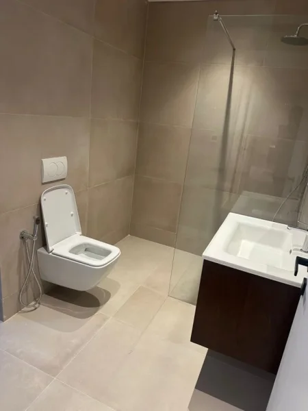 Tirane, jepet me qera Vile 3 Katshe , 150 m² 3.400 € (TEG , LUNDER)