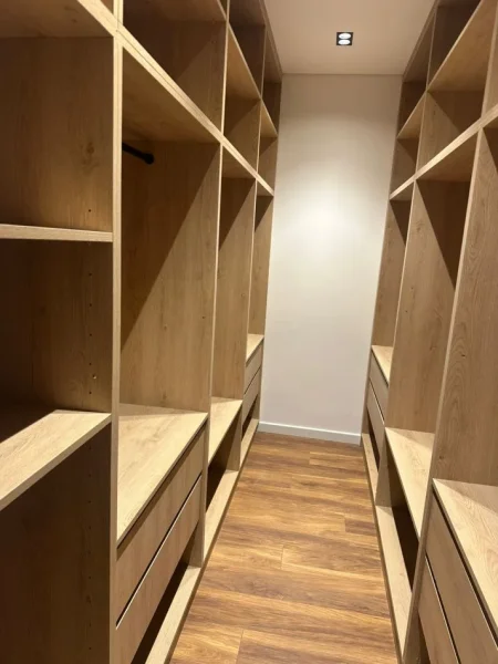 Tirane, jepet me qera Vile 3 Katshe , 150 m² 3.400 € (TEG , LUNDER)