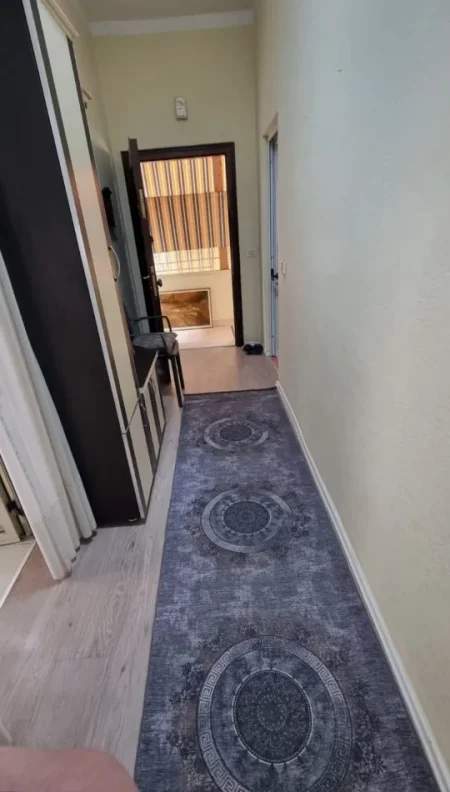 Tirane, jepet me qera apartament 2+1 , 85 m² 600 € 