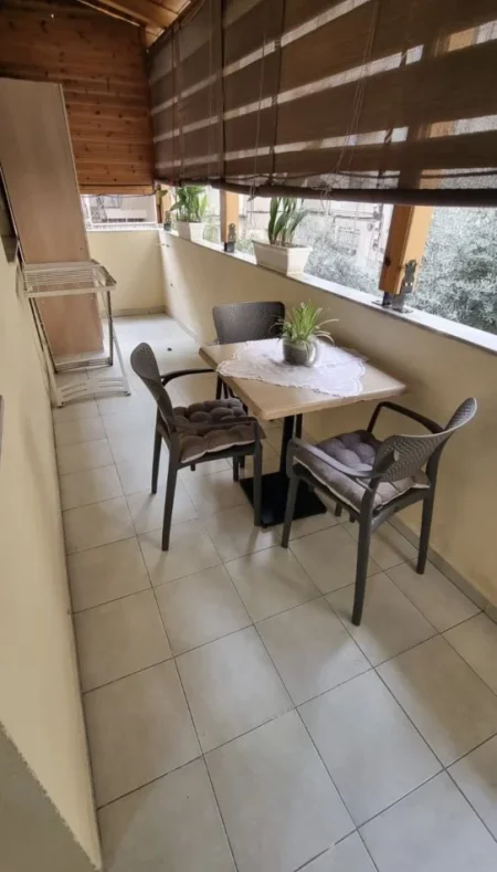 Tirane, jepet me qera apartament 2+1 , 85 m² 600 € 