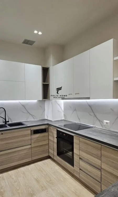 Tirane, shitet apartament 3+1 Kati 1, 118 m² 295.000 € (LIQENI I THATE)