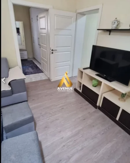 Tirane, jepet me qera apartament 2+1+Ballkon Kati 2, 85 m² 510 € (21 Dhjetori)